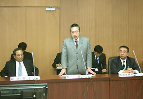 全国財務局長会議において挨拶する 渡辺 大臣(１月22日)