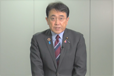 写真：ビデオメッセージによる 挨拶をする赤澤副大臣
