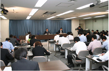 The first press conference by Minister Yamamoto (September 26)