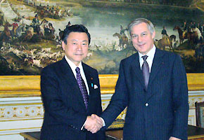 櫻田副大臣とノワイエフランス銀行総裁との会談（５月22日）