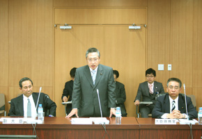 全国財務局長会議において挨拶する 渡辺 大臣(４月22日)