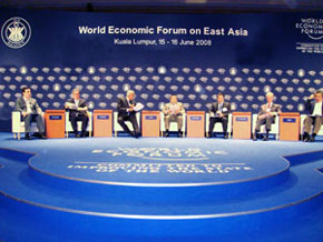 「世界経済フォーラム・東アジア会議」に出席した 渡辺大臣（６月15日）