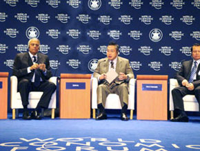 「世界経済フォーラム・東アジア会議」に出席した 渡辺大臣（６月15日）