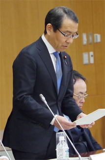 写真（1月26日　財務局長会議にて挨拶する越智副大臣）