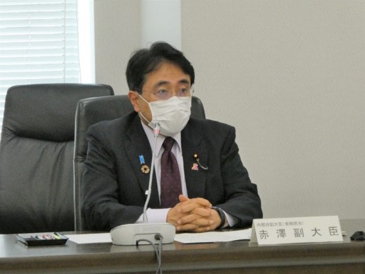 写真：多重債務問題及び消費者向け金融等に関する懇談会で発言する赤澤副大臣
