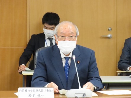 写真：意見交換会で発言する鈴木大臣