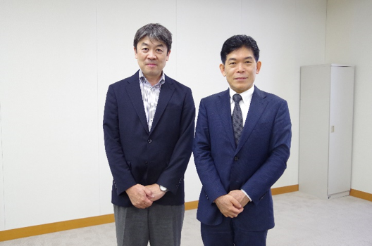 右：柳川金融研究センター長、左：石田総括審議官