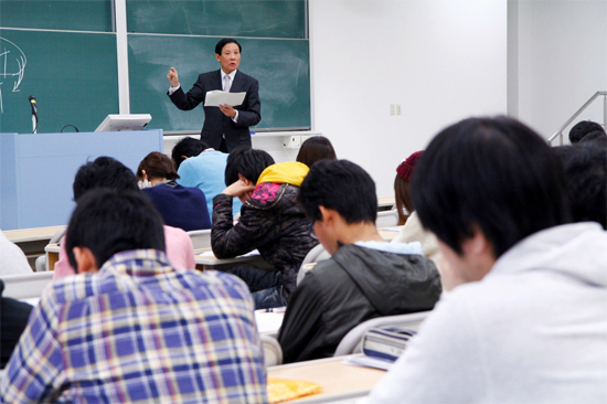 甲南大学での講演