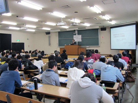 写真（九州大学での講演２）