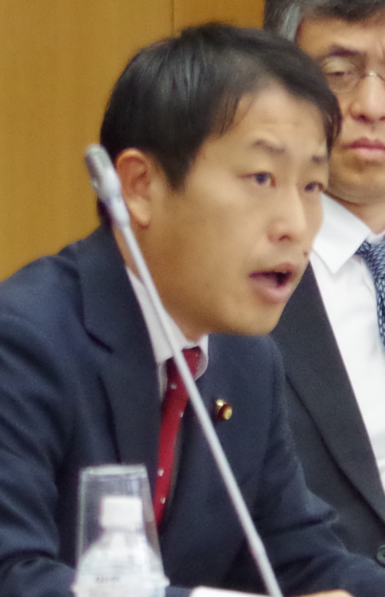 4月27日 財務局長会議にて挨拶する武村大臣政務官