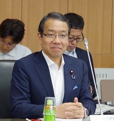 第9回多重債務問題及び消費者向け金融等に関する懇談会にて挨拶する越智副大臣
