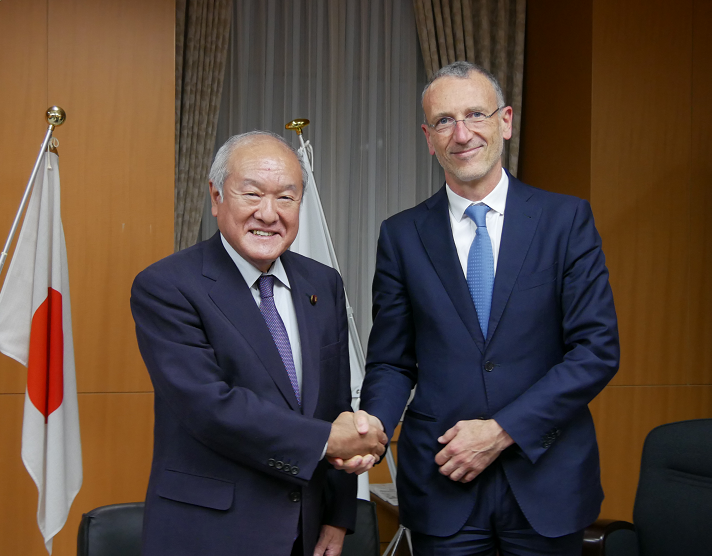 鈴木大臣とファベール議長