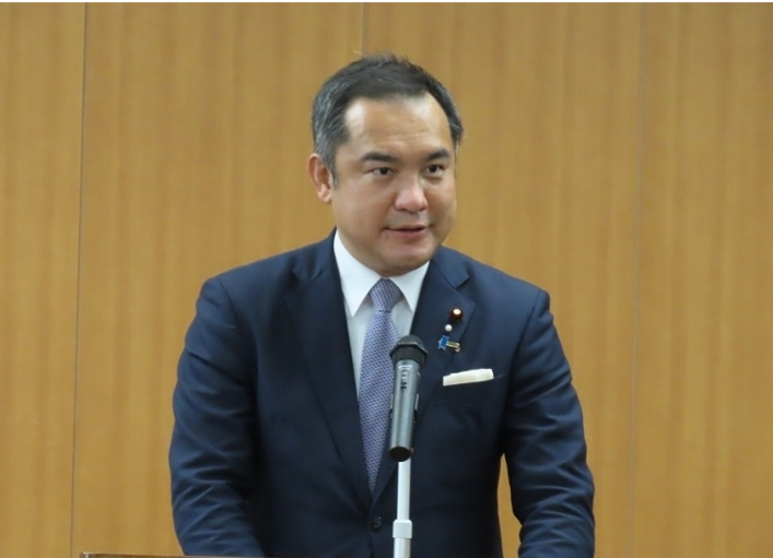訓示を行う鈴木大臣政務官