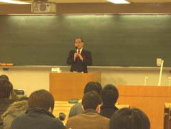 写真２（熊本大学における講演について）